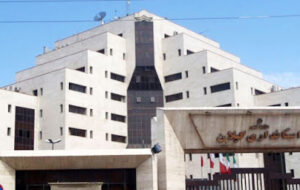 عزل معاون یکی از ادارات کل ستادی استانداری به دلیل بی‌توجهی به وقت نماز