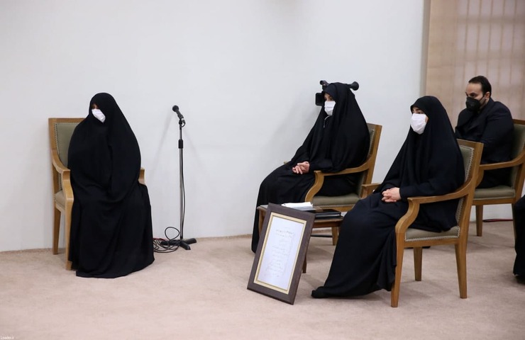 متن دست‌نوشته سردار قاسم سلیمانی که رهبری اهداء شد: من به دنبال قاتلم می‌گردم و چقدر مشتاق دیدارشم، تحملم تمام شد بیا!+تصاویر دیدار