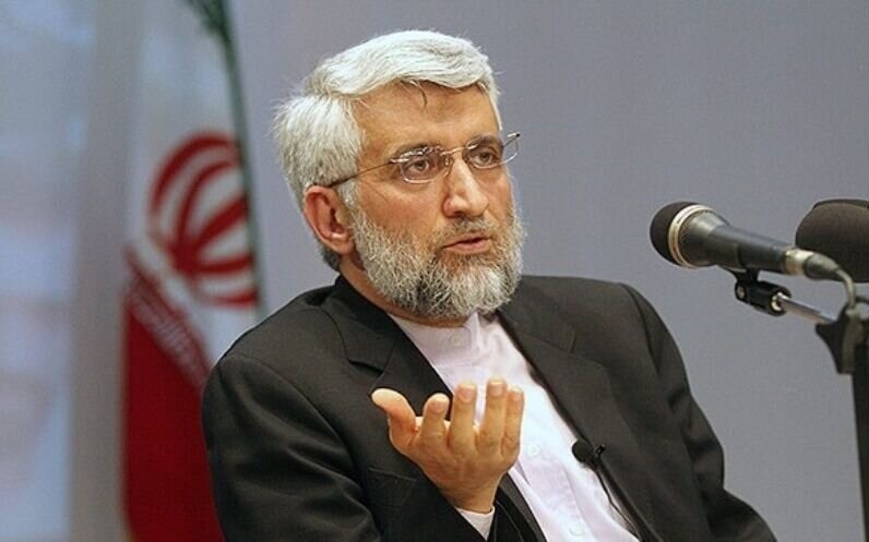 نامه جلیلی به مقام معظم رهبری: غنی سازی را ۹۰ درصدی کنیم و پس از آن ایران برای امتیازگیری وارد مذاکره مستقیم با آمریکا شود 