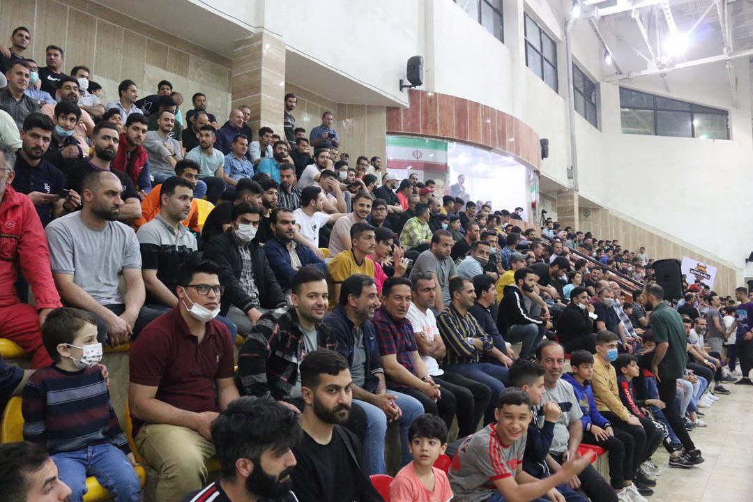 گزارش تصویری فوتسال یک شانزدهم نهایی جام رمضان محلات رشت و حضور پرشور تماشاگران