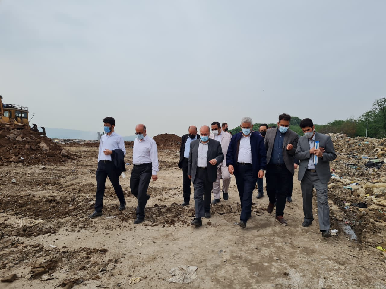 بازدید میدانی عباسی استاندار گیلان و آقازاده نماینده مردم رشت وخمام از عملیات بهسازی ، تسطیح و کنترل شیرابه مخزن زباله سراوان رشت / بر این اراده هستیم که منطقه سراوان به طبیعت گیلان بازگردد