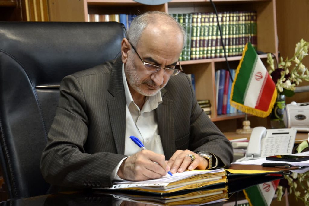 پورحیدری مدیرکل صمت گیلان :خبرنگاران همواره با وجدانی بیدار، بدور از زنگارهای دنیوی، با قلمی استوار و افکاری زلال، در پی منافع عامه مردم برای زیست مطلوب و عادلانه آحاد همنوعان خود هستند