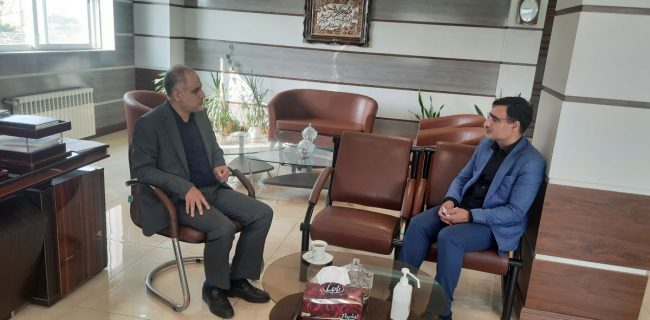 فلاح میری دادستان عمومی و انقلاب مرکز استان گیلان :شعار پایگاه خبری آوای لطیف مبنی بر اینکه میخواهیم بیطرفانه ندای مردم باشیم و مسئولان پاکدست و متعهد را معرفی کنیم تا زمانی که ادامهدار باشد، بسیار با اهمیت واثرگذاراست/باخبرنگاران ارتباط بسیار خوبی دارم و آنها را زبان مردم در مطالبهگری میدانم/رسانهها باید از مسئولان بخواهند که نتیجه اقدامات خود را اطلاع رسانی کنند