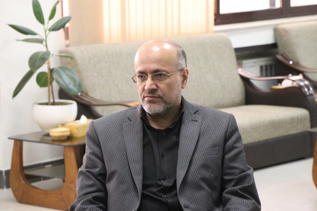 محمدیان مدیرکل حوزه استاندار گیلان : برگزاری مراسم تجلیل خبرنگاران تا پایان مردادماه/برگزاری مراسم هایی در شأن خبرنگاران از سوی دستگاه های مختلف مورد انتظار است/خبرنگاران در انعکاس رویکرد مردمی دولت سیزدهم و اجرای اقدامات جهادی و انقلابی با نقد منصفانه و پیشنهادات سازنده، دولتمردان و مسئولان را یاری کنند.