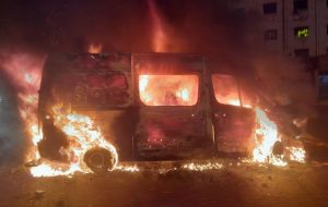 گزارشی از دومین روز از فراخوان اعتراضی به مرگ مهسا امینی در رشت/ معترضین  در رشت مسجد امام موسی کاظم در سبزمیدان و آمبولانس را به آتش کشیدند