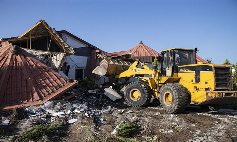 اجرای حکم تخریب ۴ دستگاه ویلای غیر مجاز در روستای فخر آباد از توابع شهر لشت نشاء