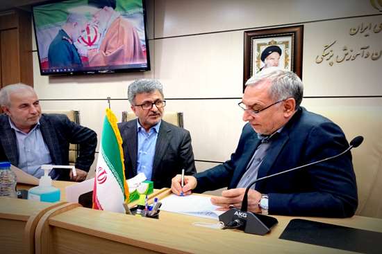 گفته بودیم عملکرد قشنگ مسئولین و مدیران را رسانه ای خواهیم کرد نه بازدیدهای سر زده و جلساتی که هیچ خروجی برای مردم ندارند/ پیگیری دکتر آشوبی و کوچکی نژاد با احداث بیمارستان ۸۰۰ تخت‌خوابی در رشت با موافقت وزیر بهداشت