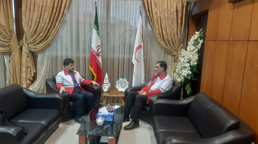 هادی سلیمی سرپرست هلال احمر گیلان: به زودی شعبه دوم داروخانه هلال احمر با عرضه داروهای کمیاب و تخصصی افتتاح می گردد/ازظرفیت موجود نیروی انسانی در داروخانه به نحو احسن استفاده خواهیم نمود/ داوطلبان و اعتماد مردمی از سرمایه های اجتماعی جمعیت هلال احمر می باشند/ رسانه های دیداری و شنیداری و مجازی کمک حال جمعیت باشند/آوای لطیف رسانه مردمی است ، دغدغه و زحمات آوای لطیف ستودنی و قابل تقدیر است