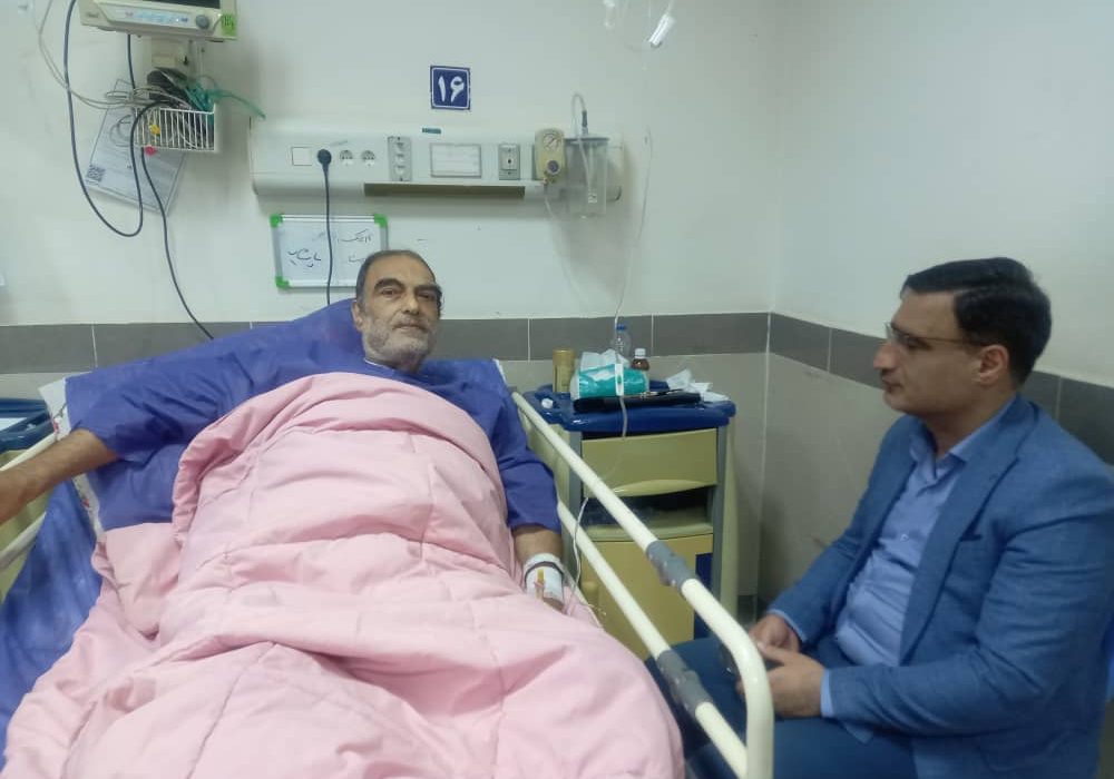 محمود نجفی از خبرنگاران پیشکسوت و فعال در حوزه فرهنگی و هنری گیلان  بستری در بیمارستان رازی رشت/هماهنگی و پیگیریها و تلاشهای احمدنیا رئیس صندق اعتباری هنر برای اعزام نجفی به بیمارستان شیراز ستودنی است/ برای نجفی دعا کنید