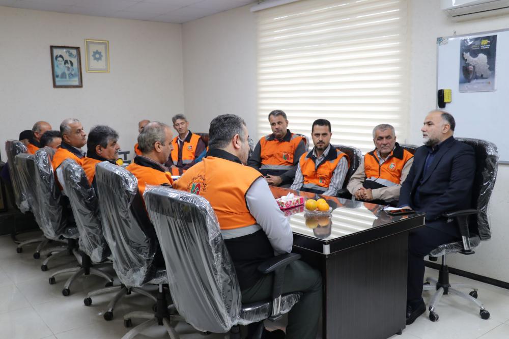 عاشوری سرپرست فرمانداری  رشت درجمع راهداران پر تلاش شهرستان رشت در آستانه یکم دی ماه روز راهداری: مبلغ ۶۰ میلیارد تومان اعتبار از محل کمیته برنامه ریزی شهرستان برای خدمت رسانی به مردم در حوزه راهداری اختصاص داده شده است+ تصاویر