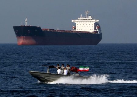 ایران تنگه هرمز را ببندد چه می‌شود؟