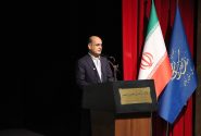 حق شناس استاندار گیلان در تالار مرکزی رشت: باید از نگاه ریشه‌ای رسانه‌ها بهره گرفت/فعالیت رسانه‌ای ساعت مشخصی ندارد/باید پذیرفت که رسانه، زبان مردم است و مسئولان نباید از بیان صریح آن برآشفته شوند./خبرنگاران گیلانی همواره صریح، مطالبه‌گر و پیشگام بوده‌اند و مسئولان باید از ظرفیت‌های آنان برای حل مشکلات استان بهره‌مند شوند