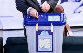 معاون وزیر کشور:انتخابات شوراها تحت هر شرایطی سال آینده بصورت تمام‌الکترونیک برگزار می‌شود/ در صورت اینکه‌ جنگ شود و زیر ساختها آسیب ببیندصندوق‌های دستی به میدان می‌آیند