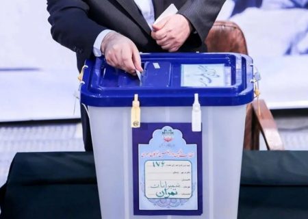 معاون وزیر کشور:انتخابات شوراها تحت هر شرایطی سال آینده بصورت تمام‌الکترونیک برگزار می‌شود/ در صورت اینکه‌ جنگ شود و زیر ساختها آسیب ببیندصندوق‌های دستی به میدان می‌آیند