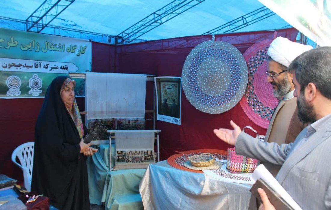 پایش میدانی معاون فرهنگی اوقاف کشور و رئیس اوقاف رشت از غرفه خیریه “شمیم خدمت”