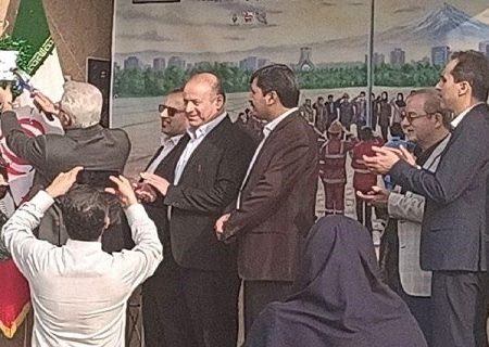 نواختن زنگ پدافند غیرعامل در دبیرستان میرزاکوچک رشت