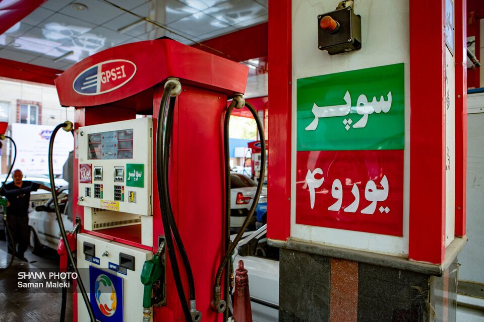 افزایش قیمت بنزین از نیمه دوم آذرماه تصویب شد