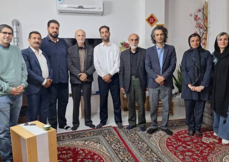 میزبانی «چای باغ» برای گفت‌وگو درباره هویت زبانی:زبان مادری در گیلان در معرض تهدید است