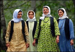 از حرف تا عمل، مسیری که باید پیموده شود/ چالش اشتغال، سلامت و آموزش: آیا گیلان به بانوانش آینده‌ای عادلانه می‌دهد؟