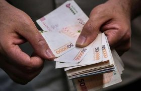 خبر مهم برای کارمندان دولت/ جزئیات جدید از نحوه پرداخت حقوق/مزایای خارج از حکم کارگزینی کاهش می‌یابد؟