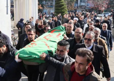 محمد تجددهنرمند متعهد گیلانی پس از تشییع در باغ رضوان رشت آرام گرفت