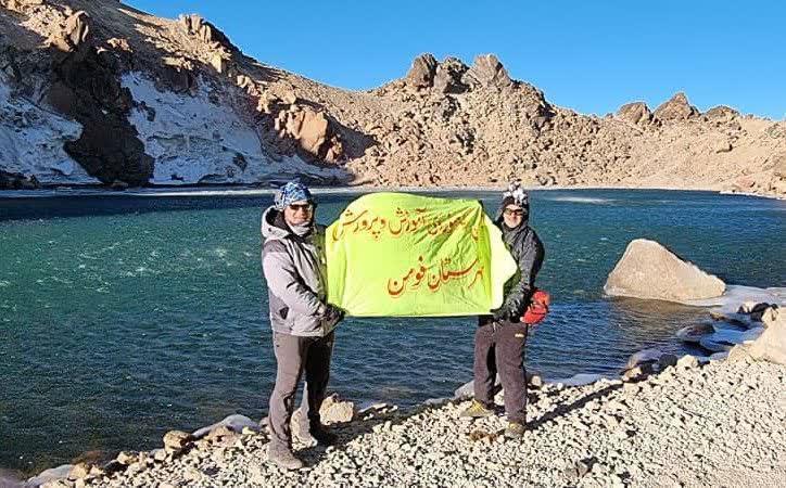 صعودهومن خان باباخانی دبیر تربیت بدنی فومن به قله سبلان