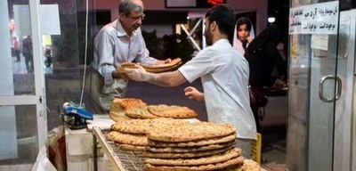 رئیس سازمان برنامه و بودجه: با حذف ارز ۴۲۰۰ تومانی خرید نان با کارت مخصوص انجام می‌شود