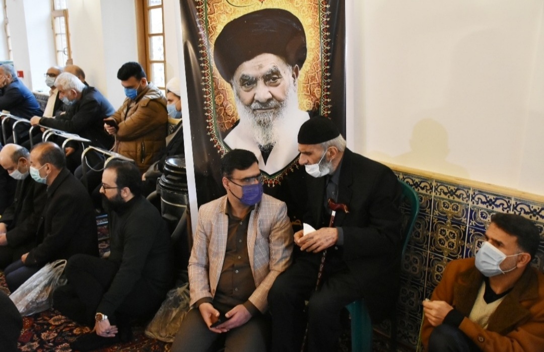 گفتگوی غیرمنتظره باپدرشهید حسین عالمی دربزرگداشت آیت الله رودباری درمسجد صفی رشت/ پدرشهیدی هستم گمنام، دربینمسئولین و صدا و سیما و خبرنگاران…./راضی نیستم رسانه ای کنید مسئولین باید بنده را پیدا کنند.