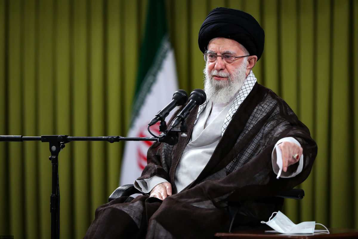 رهبر معظم انقلاب خطاب به نمایندگان مجلس: در انتصابات دخالت نکنید