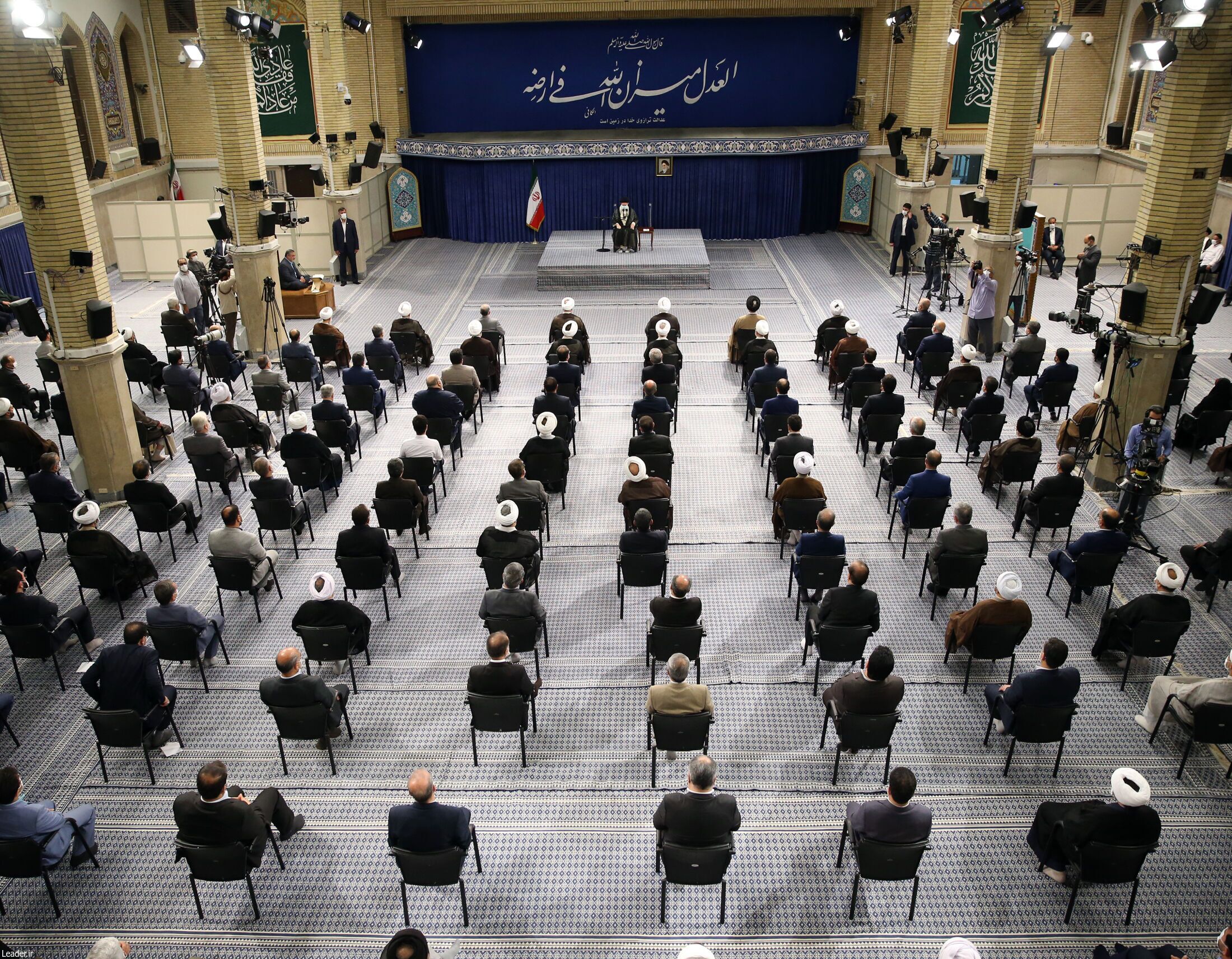 خدای سال ۶۰ همان خدای امسال است/ دستگاه قضایی نباید تحت تأثیر ضابطان باشد/ در حق متهمان تندروی نشود/ سر زخم پرونده‌ها در افکار عمومی نباید باز بماند