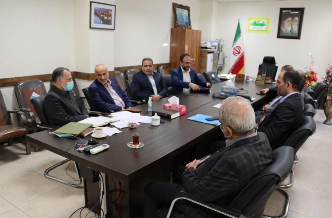 در دیدار مدیرکل صمت گیلان با معاون دادگستری استان:  صدور پروانه ۴۴ واحد صنعتی و ۳۶۰۰ واحد صنفی در سه ماهه امسال در استان گیلان/ دستگاه قضایی در کمک به رفع مشکلات تولید و تجارت مصمم است