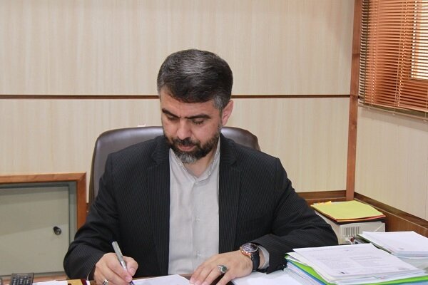 باقرزاده مدیرکل صدا و سیمای مرکز گیلان که خودش از علاقه مندان عرصه خبر و خبرنگاری است پاسخ دهند چرا در نشست خبری اصحاب رسانه گیلان که با حضور استاندار گیلان برگزار شد عین نشستهای خبری سراسری بعد ازسخنان مهمان یا میزبان نشست خبری، نام و نام خبرگزاری وپایگاه خبری و تصویر درحین صحبت و توضیح مختصری از بیان دیدگاههای اصحاب رسانه گیلان پخش نشد؟