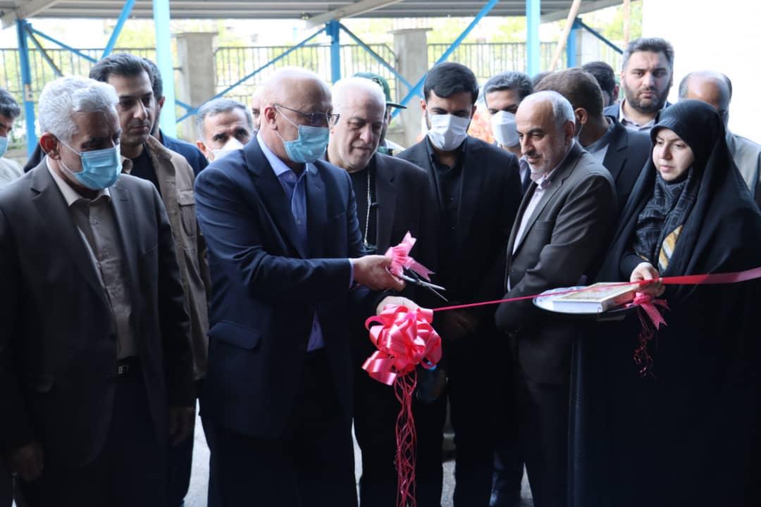 همزمان با هفته دولت ۱۵ طرح صنعتی با حضور معاون وزیر صمت و رئیس سازمان توسعه تجارت ایران راه اندازی شده است/ در دولت سیزدهم ۱۹۵ واحد صنعتی جدید در گیلان ایجاد شده است