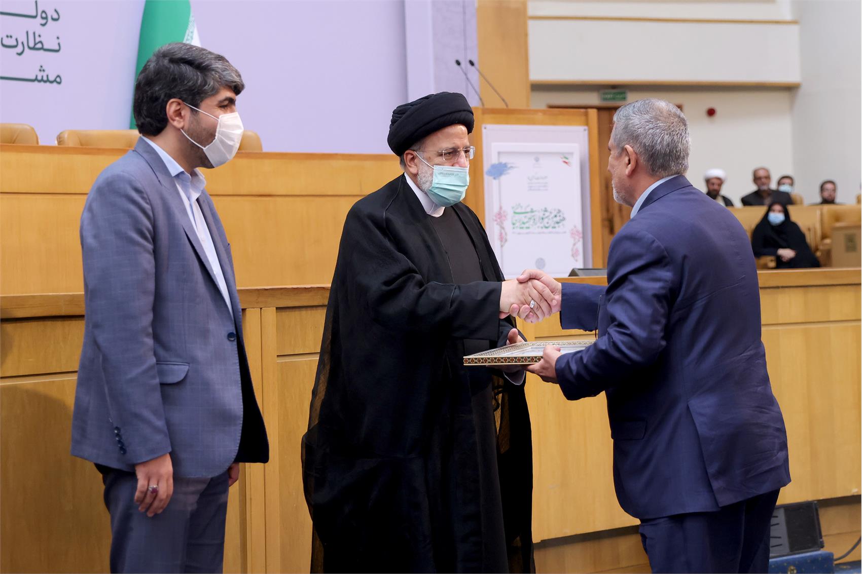 شرکت ملی پست موفق به کسب رتبه برتر جشنواره شهید رجایی» شد