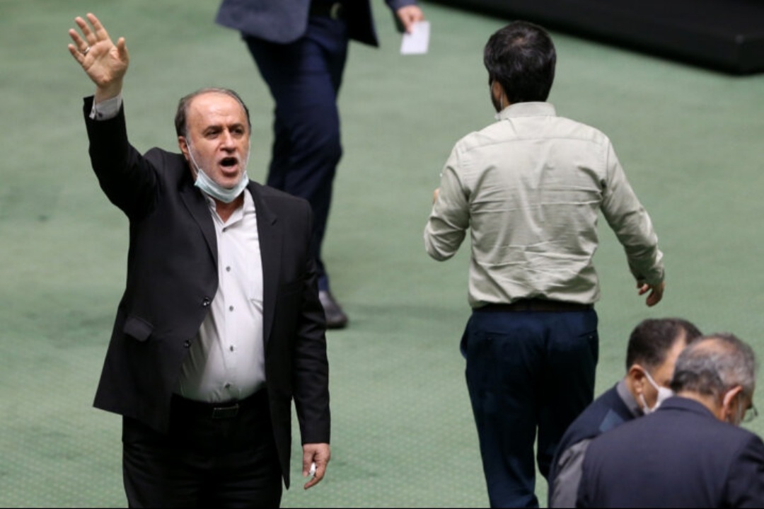 حاجی بابایی: حقوق کارمندان حداقل یک میلیون تومان افزایش می یابد