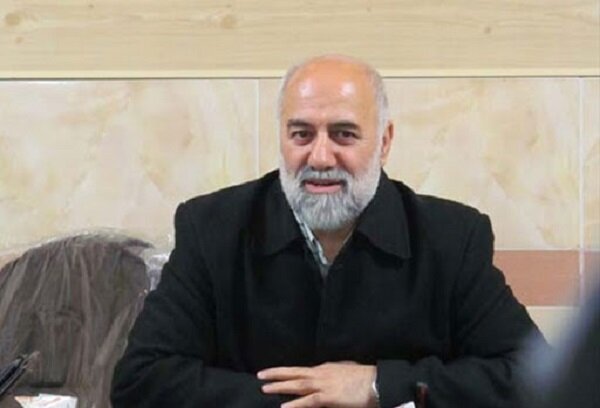 نظر علی علیزاده  کاندیدای احتمالی انتخابات ۱۴۰۲ از حوزه رشت یا رودسر :امروز شاهد هستیم که نسل دهه شصتی ها برای حفاظت از انقلاب اسلامی میدانداری می‌کنند./سوال آوای لطیف: نظر علی علیزاده برای دهه هشتادی ها چه برنامه ای دارند؟