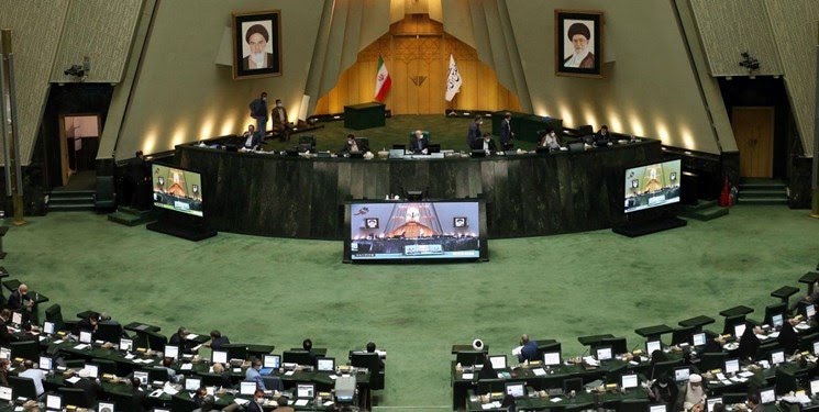 طرح مجازاتهای بازدارنده برای اظهارنظرهای غیرکارشناسی تقدیم هیات رئیسه مجلس شد+ متن طرح و اسامی