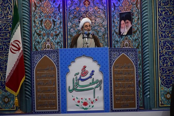 آیت الله فلاحتی :به مدیری که برای رسیدن به مدیریت پول هزینه کرده هشدار می‌دهم که گزارشات این رفتار ناشایست به ما رسیده است/اگر عرضه مدیریت ندارید پول هزینه نکنید چرا که مدیر پولی به درد این ملت شریف نمی‌خورد./مسئولان از زندگی لاکچری و لوس بپرهیزند