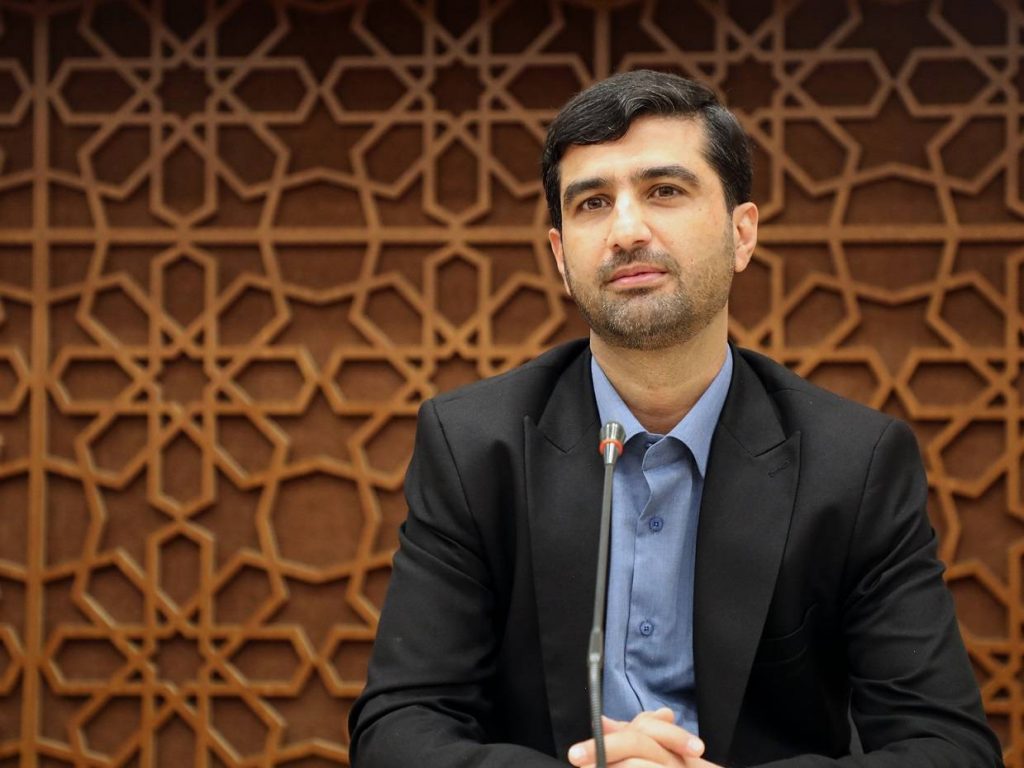 رئیس بسیج رسانه کشور:قبل از تبدیل شدن مسئله به بحران باید از سوی خبرنگاران احصاء شود و قبل از رسیدن کارد به استخوان مردم، آن مسئله و مشکل باید برطرف شود/خبرنگاران بعنوان افسران جهاد تبیین و جنگ نرم نقش محوری در گام دوم انقلاب اسلامی و تمدن‌سازی نوین اسلامی دارند