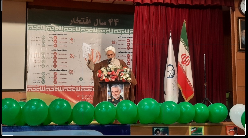 سالک عضو جامعه روحانیت مبارز و نماینده سابق اصفهان در سالن همایش الزهرا رشت:جوانان تضمین کننده ارتقای نظام اسلامی هستند/بعضی ازمدیران ما در جایگاه های اساسی خودشان نیستند /اینها به جای اینکه کار را پیش ببرند توقف می دهند و یا به عقب بر می گردانند