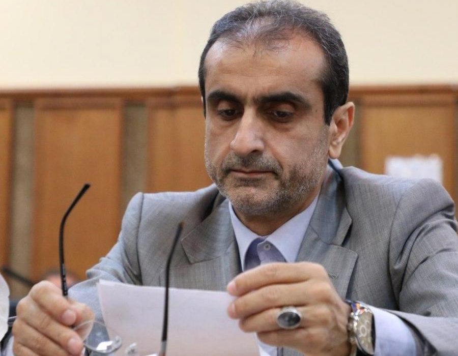فرماندار و شهردار اسبق رشت گزینه احتمالی انتخابات ۱۴۰۲ رشت و خمام/ سید محمد احمدی اگر ورودش را به صحنه انتخابات قطعی کنند و بخواهند کارنامه خوبی از عملکرد خود در فرمانداری و شهرداری رشت ارائه نمایند رقیب سرسختی برای دیگر کاندیدا خواهند شد/ احمدی به شدت مخالف عملکرد نمایندگان فعلی است/ مطالبه آوای لطیف از احمدی بماند تا ورودش قطعی شود