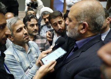 وزیر کشور:  امر به معروف و نهی از منکر نیاز به مجوز ندارد/گروه های مردمی هستند که امر به معروف می کنند /مهندسی انتخابات را قبول نداریم