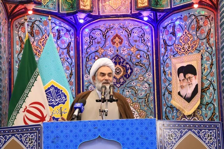 آیت الله فلاحتی نماینده ولی فقیه در گیلان :نماینده‌ای که خود را وامدار اشخاص،‌ ثروتمندان و دستگاه‌ها و پول و قدرت کرد دیگر نمی‌تواند برای مردم دلسوزی کند