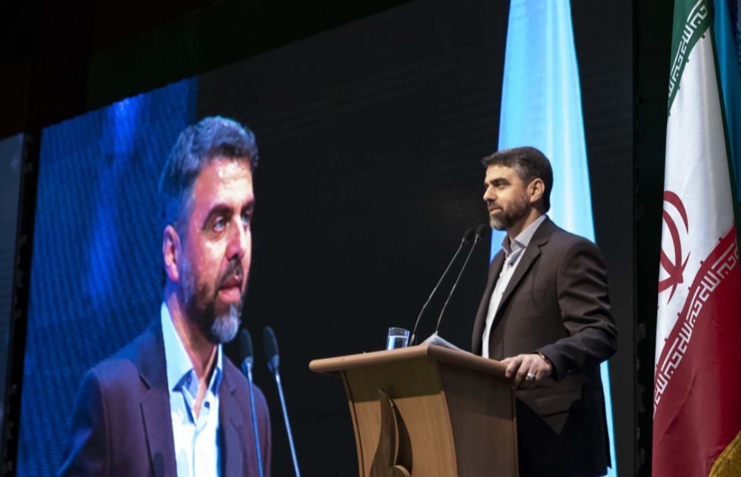 از آنتن فروشی تا مدیریتی انحصاری و بدون خلاقیت/ محمد باقر باقرزاده مدیرکل اسبق صداوسیمای گیلان با کدام عملکرد می خواهد نماینده مجلس شود؟/ شاید باقرزاده پیش خود فکر کرده علی رضا تاج شهرستانی با ایفای نقش «بابا ولی» عضو شورای شهر رشت شده است، من که مدیر تاج شهرستانی بودم چرا نتوانم!