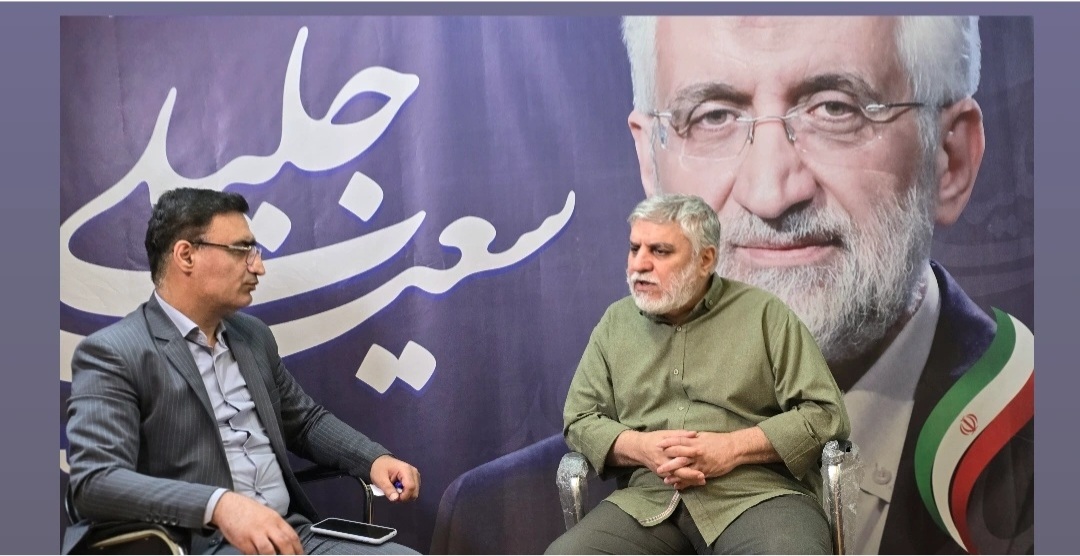 میر صالحی مسئول ستاد جلیلی در گیلان:فعالیت ستادهای انتخاباتی کاندیداهای جبهه انقلاب اسلامی به نفع آقای جلیلی/در برابر تهمت‌های جناح رقیب تخریبی انجام نمی‌دهیم/ بعد از پیروزی جبهه انقلاب ، برای انتصاب مسئولین استانی مشورت خواهیم داد/فعالیت و کار پایگاه خبری آوای لطیف مورد پسند است و انتظار داریم به همین شکل همچنان صادقانه و با انصاف رفتار کند