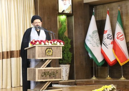 انتقاد امام‌جمعه لاهیجان از تعطیلی کمیسیون ماده پنج :بسیاری از فرزندان این شهر فاقد مسکن هستند/خودخواهی‌ها باید از بین برود؛ نباید در عزل و نصب‌ها مداخله کنیم