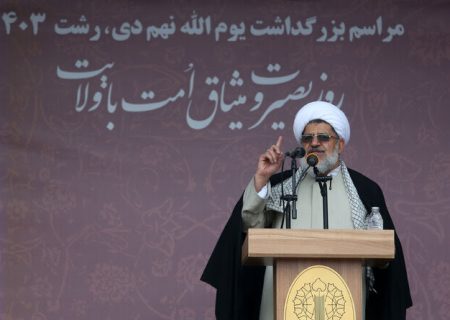 جانشین سازمان عقیدتی سیاسی وزارت دفاع در میدان شهدای ذهاب رشت؛ضعف دشمن خطای محاسباتی در شناخت ملت ایران است