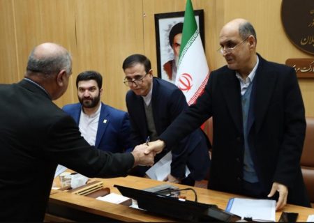 اقدام ارزشمند و زیبای حق شناس استاندار گیلان : سالن غدیر که همیشه برای برگزاری‌ جلسات استانداری بود امروز مامن امنی برای گفت و شنود مردم شریف گیلان با فرزند سرزمین گیل و دیلم شد