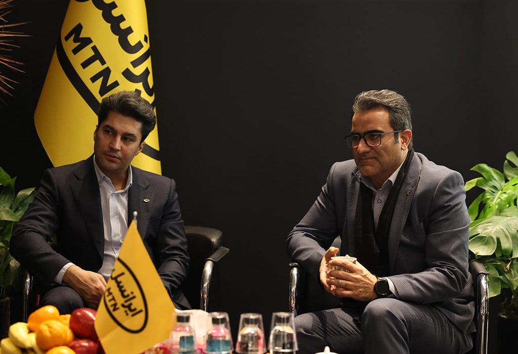 محمد احمدی معاون وزیر ارتباطات و مدیر عامل شرکت ملی پست ایران مهمان ایرانسل در دومین روز نمایشگاه تلکام ۱۴۰۳