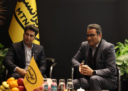 محمد احمدی معاون وزیر ارتباطات و مدیر عامل شرکت ملی پست ایران مهمان ایرانسل در دومین روز نمایشگاه تلکام ۱۴۰۳